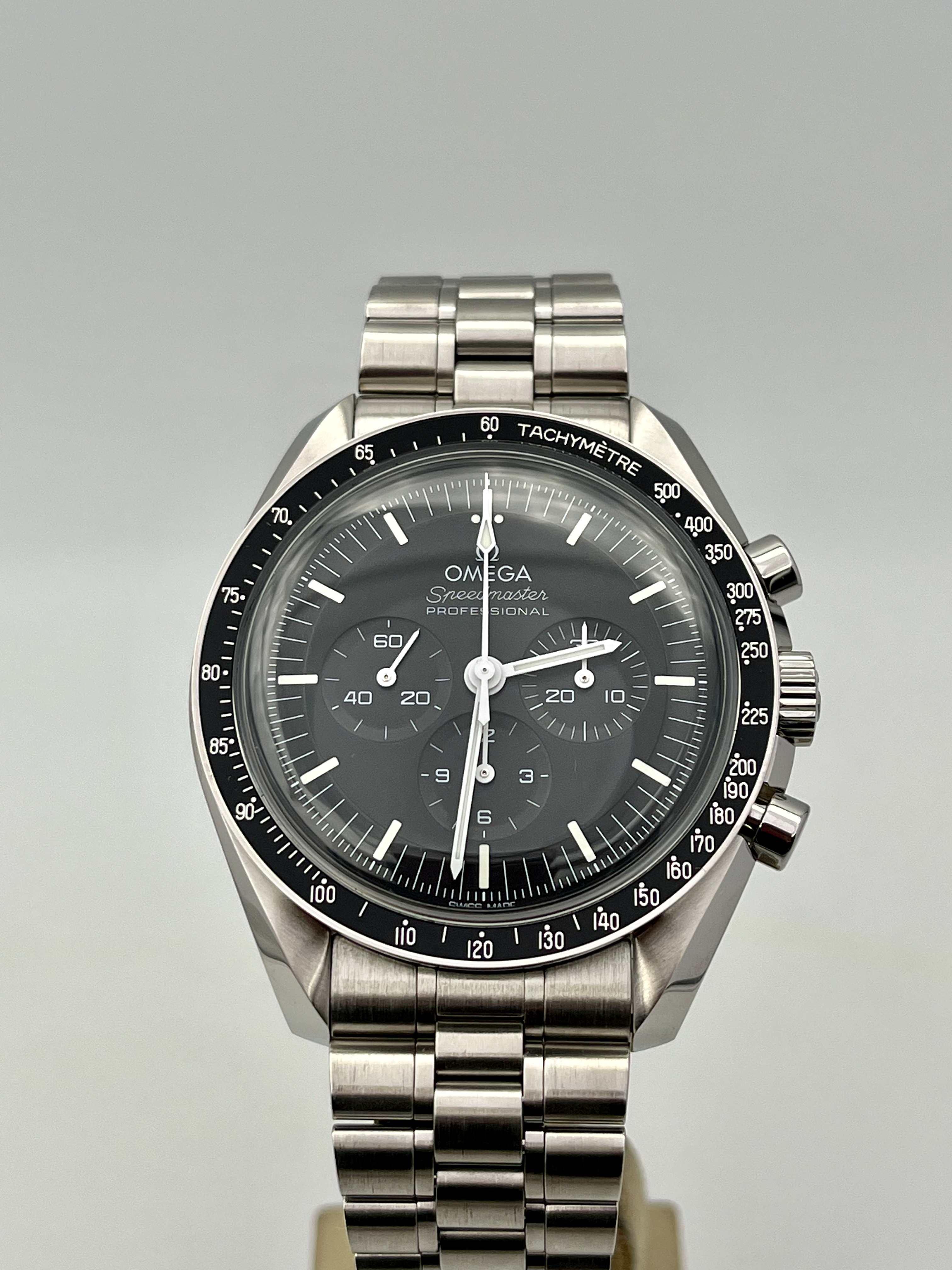 Omega Speedmaster Professional Moonwatch Co-Axial Master Chronometer New Claps Novembre 203